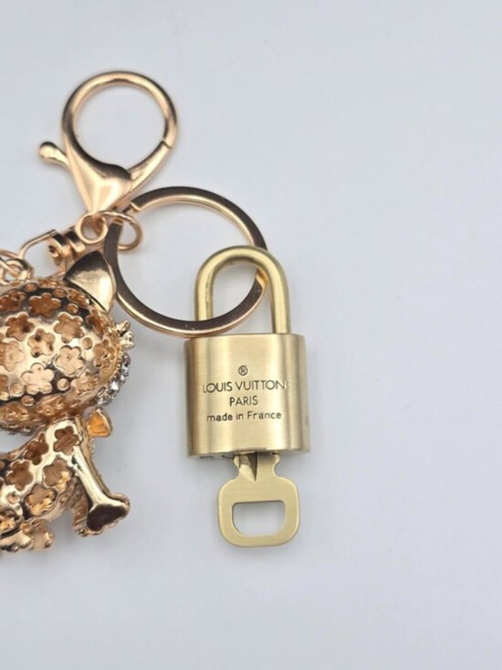 Louis Vuitton Authentic Gold Padlock 🔑 Key + Stylish Unbranded Cat Bag Charm - Picture 6 of 9